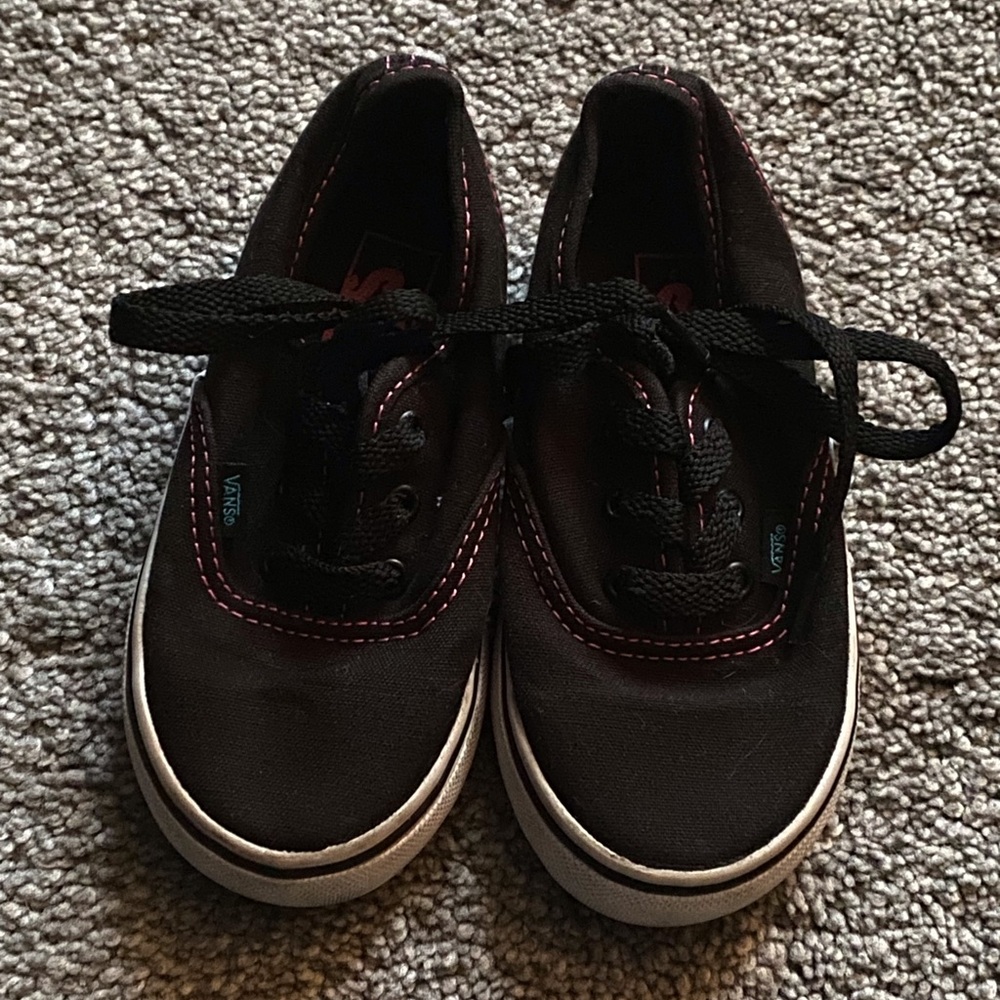 Toddler black canvas vans with pink stitching